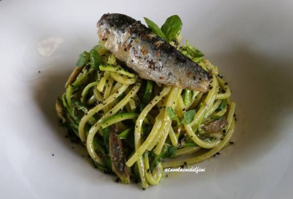 Olive oil sardine’s spaghetti and special pesto